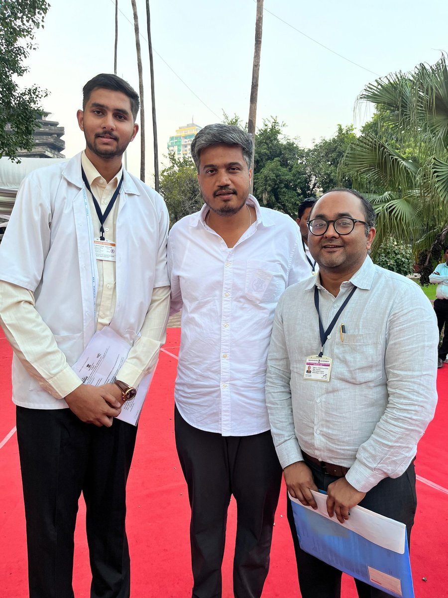 Met Hon.Rohit Dada Pawar regarding this issue . He is going to brief it in tomorrow’s Session in the house.

@RRPSpeaks

#NagpurAssemblySession2023 
#hikeinstipend
#mbbsinterns