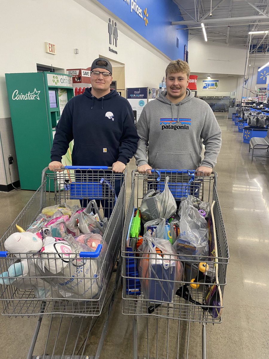 AShau33's tweet photo. Thank you to everyone who donated to the 2nd annual @WCtitansFB Toys for Tots drive. The toy drive was a great success and will help make the Christmas of many children one to remember. Shout out to @coachtylance for helping promote and make this event a great success! @WC_Titans https://t.co/cmDLDYrA8E