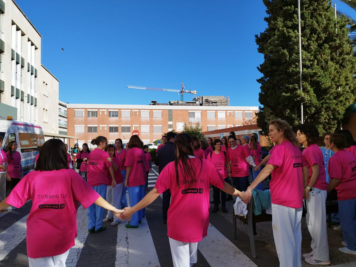 🏥🤰 El Servei de Ginecologia i Obstetrícia se suma a #LaMarato per la  Salut Sexual i Reproductiva. Donant suport a la SALUT SEXUAL I  REPRODUCTIVA de les pacients en totes les etapes de la vida en una  emotiva concentració davant de l'<a href="/hjoan23/">Hospital Universitari Joan XXIII</a> de #Tarragona.
#LaMaratóTV3
