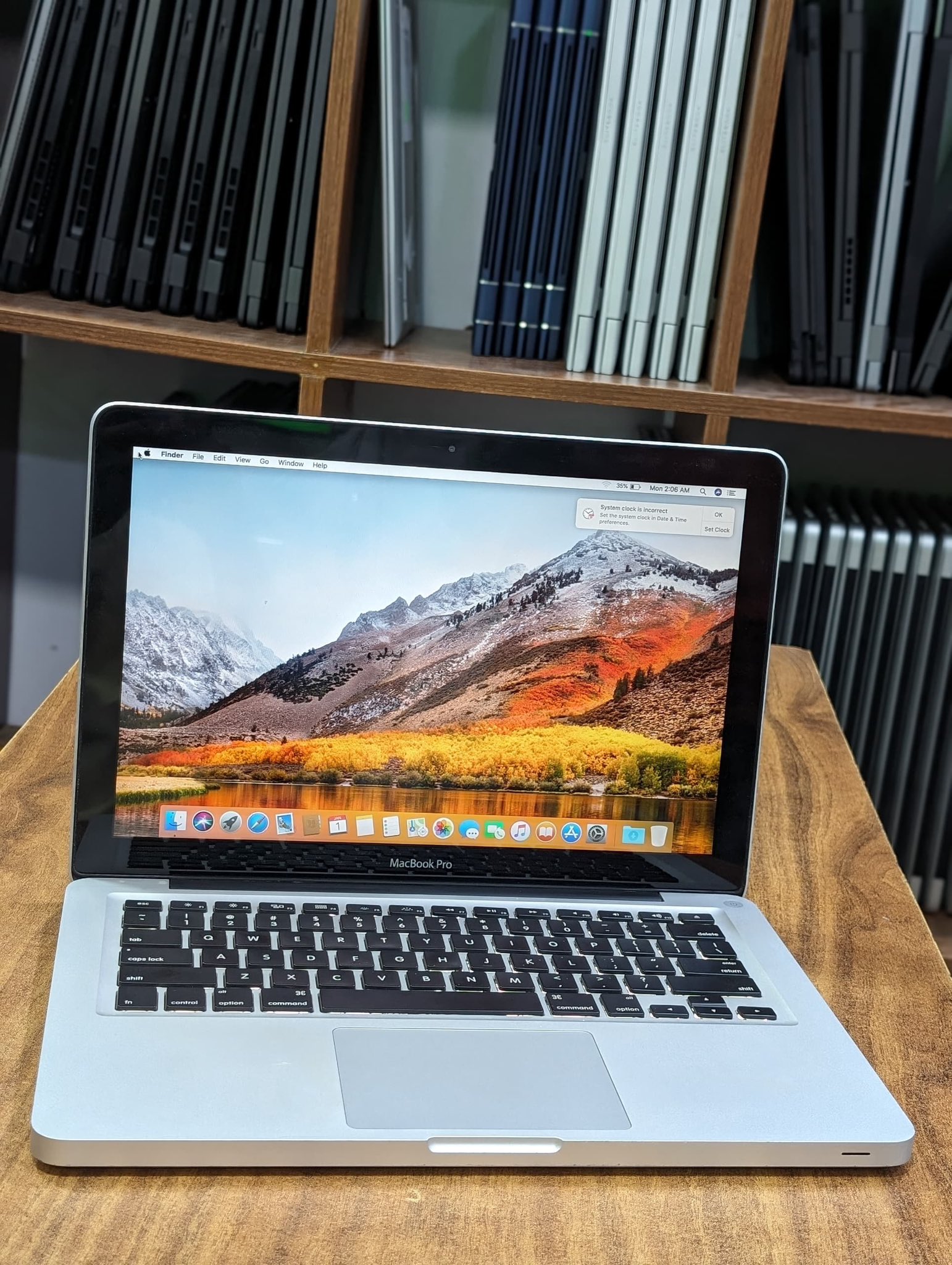 Apple MacBook Pro 13inch Late2011 i5 4GB SSD 256GB High Sierra Apple MacBook Pro 13inch Late2011 i5 4GB SSD 256GB High Sierra