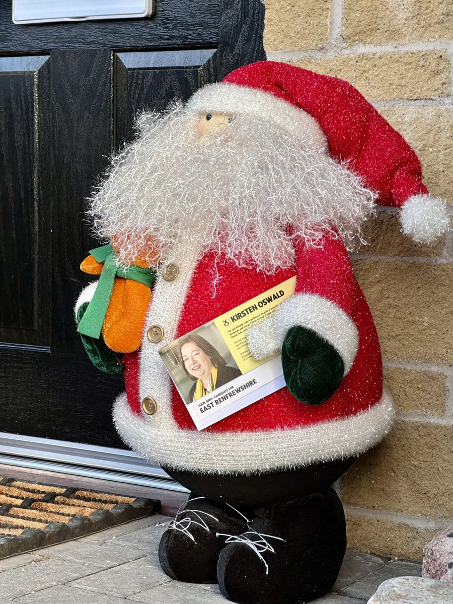 You get help wherever you can find it. Thanks Santa!
@kirstenoswald @EastwoodSNP @EastRenSNP 
@theSNP