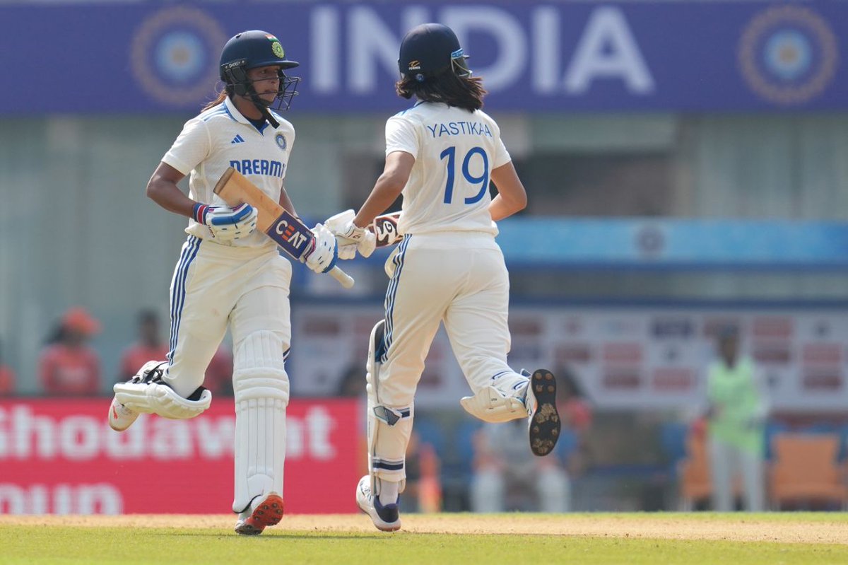 The Cricket Wire tweet media