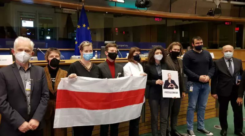 BelDiasporaAT's tweet photo. ⚡️@EUparliament Resolution:
Freilassung v. Mikalai #Statkevich & allen polit. Gefangenen in #Belarus.
An #EU-Länder:
*Unterstützung der polit. Gefangenen & ihre Familien
*neue Sanktionen ggn.Regime *humanitäre Visa f. belästigte BelarusInnen
*Fremdenpässe
https://t.co/h5cJfQTkB8 https://t.co/rUzApvW42R