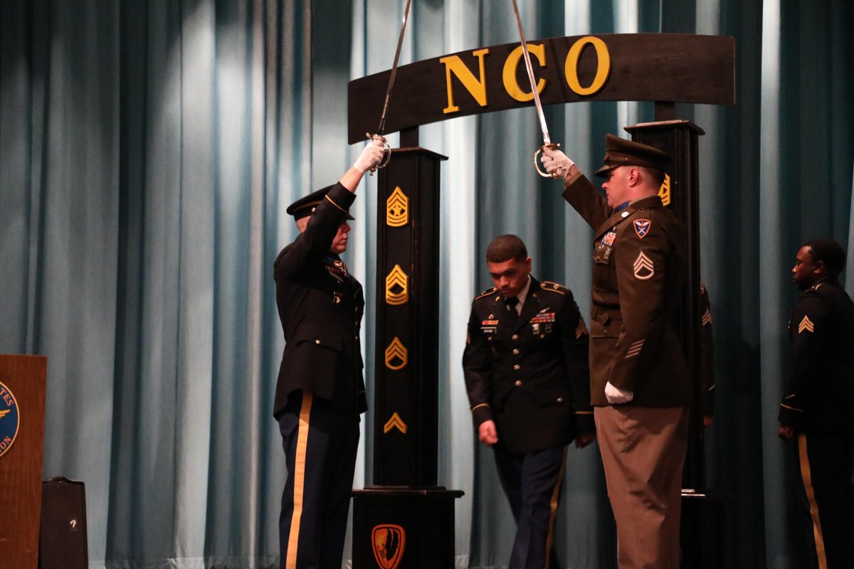 FlyArmyCSM's tweet photo. Congrats to our newly inducted #NCOs! I know you are up to the task and look forward to watching the difference your leadership will make in #ArmyAviation. @FlyArmyCG
Watch the ceremony at https://t.co/Zj4UrSKvFl
#BeAllYouCanBe
#BackboneOfTheArmy
@FlyArmyCG https://t.co/tepSvky5AN