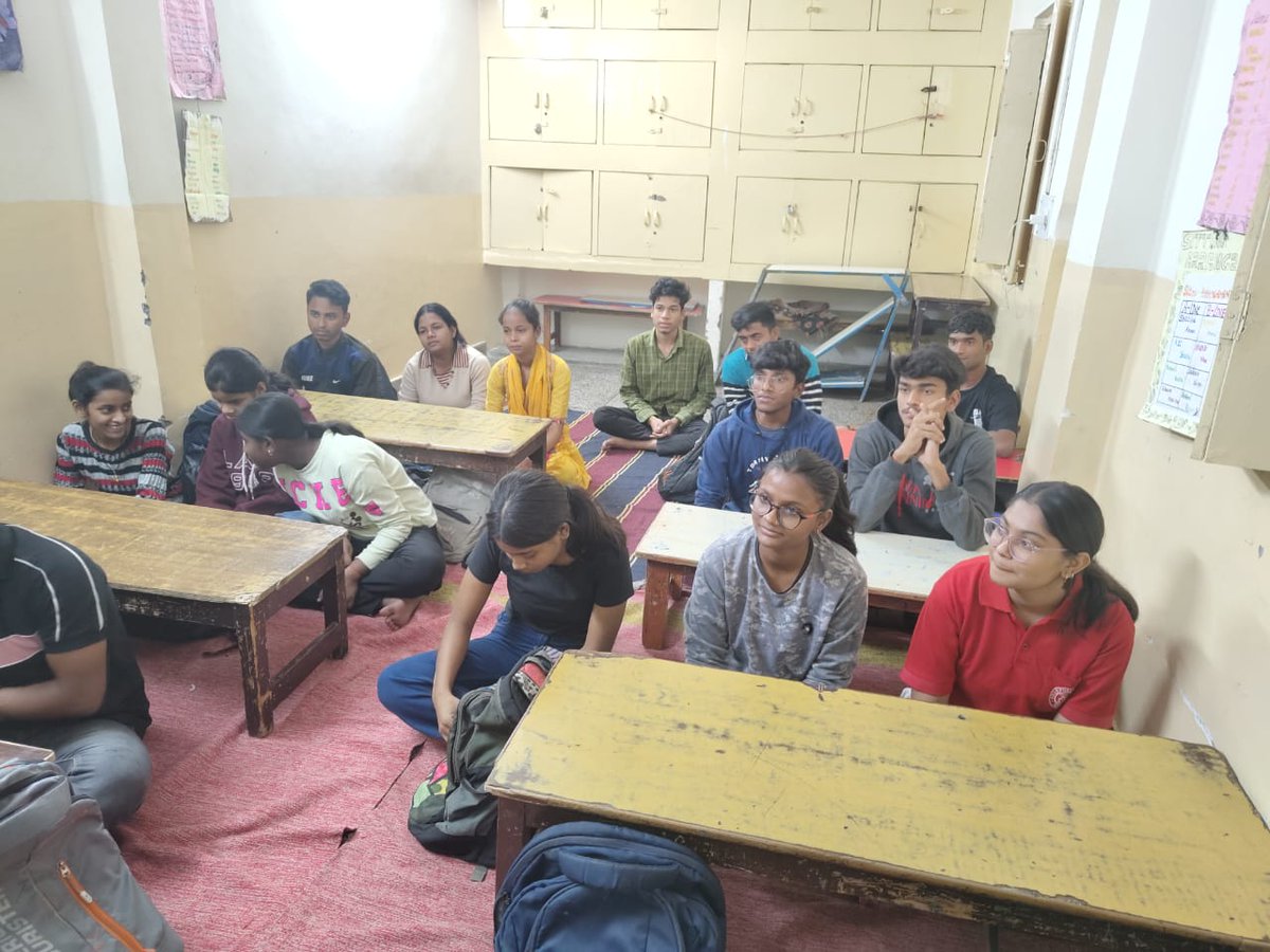 LifeAtNetApp's tweet image. At @netapp we&apos;re proud to aid @vidya_child in their mission to provide quality education support for underprivileged children. Here&apos;s a look at the fun session @puneetgupta9999, Shuja Mirza and other #NetAppers had with some students. 

 #NetAppServes #LifeAtNetApp @NetAppIndia