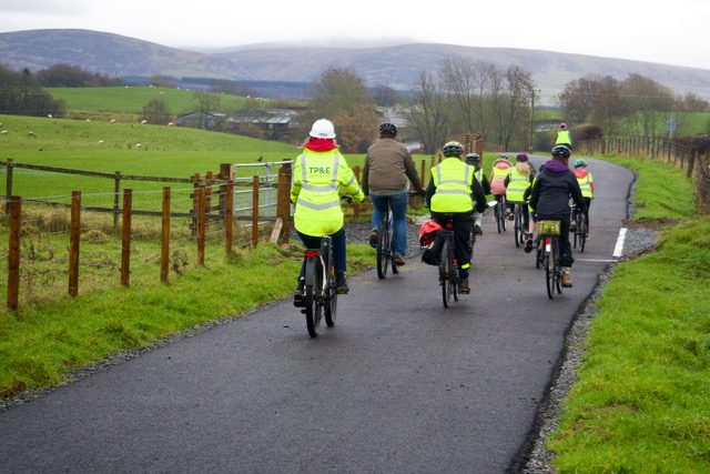 This week, pupils from Penpont Primary helped celebrate the newest active travel link in Nithsdale 🥳🚴 A safety session was held on the traffic-free route which, when complete, will make walking, wheeling and cycling safer for everyone. Read more 👉 dgwgo.com/community-focu…