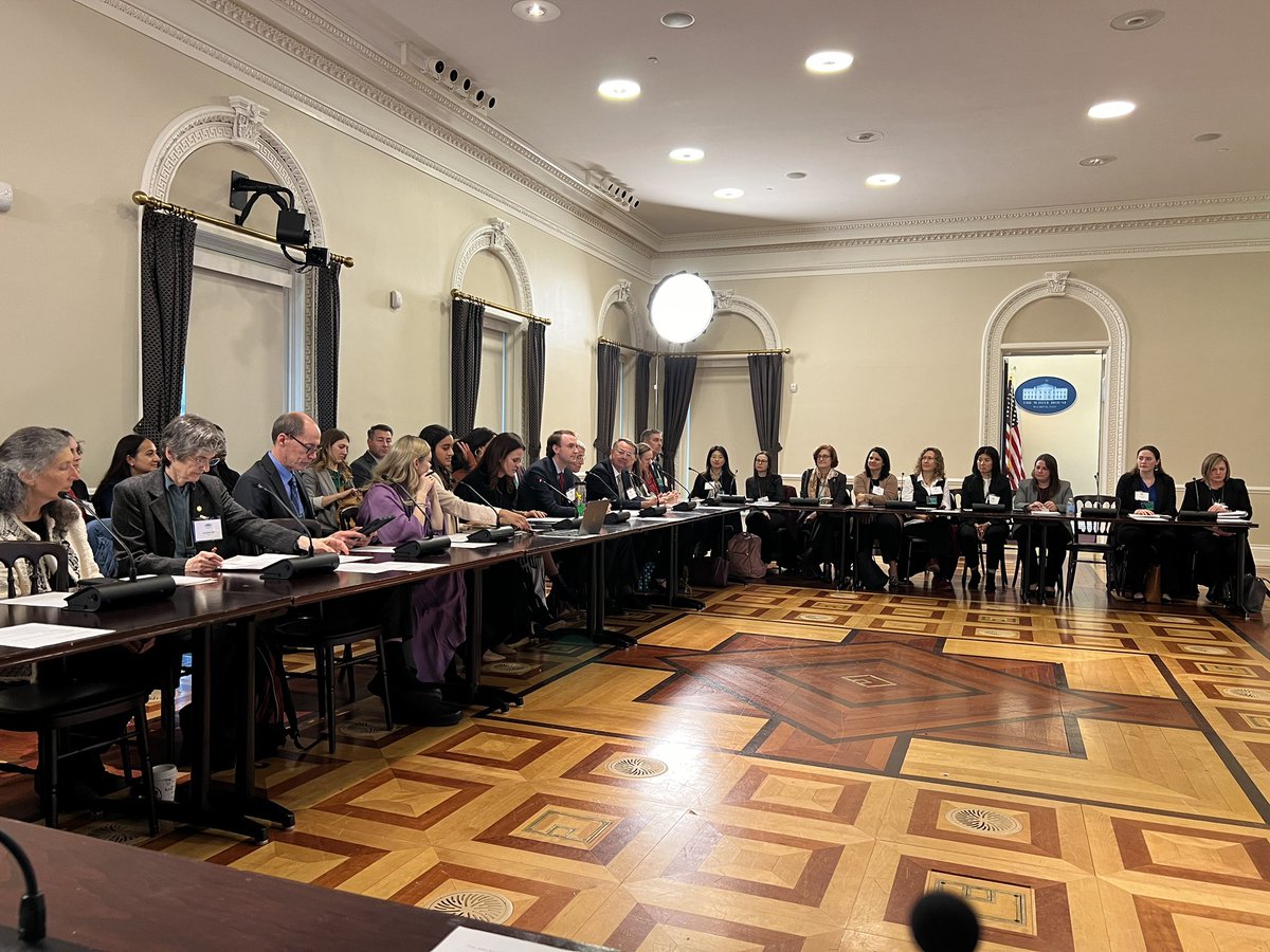 The Cancer Moonshot Task Forces met yesterday @WhiteHouse to discuss the incredible progress that has been made to expand cancer screening, accelerate drug development & finding ways to support patients and caregivers! #BidenCancerMoonshot