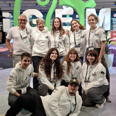 La team SUPERBUGBUSTER médaillée au concours iGEM 2023 ! : Etudiants de l’INSA de Lyon, de l’Université Lyon 1 et de l'ENS sous la supervision de Sylvie Reverchonde l'INSA Lyon reçoivent le prix du best software tool et une médaille d'or à la compétition internationale iGEM