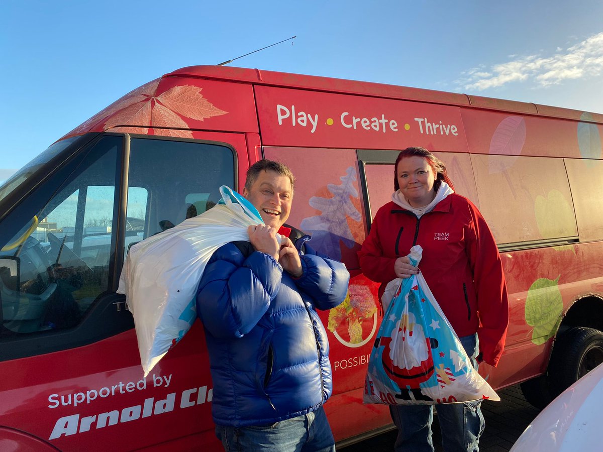 Day 3 of deliveries complete. ✅

Today, more families in Glasgow received warm jackets, wellies, and Christmas gifts as part of our Winter Warmer appeal with <a href="/SpeirsGumley/">Speirs Gumley</a> and @HubWestScotland.
Thanks to all the individuals and companies that have supported this year's campaign.