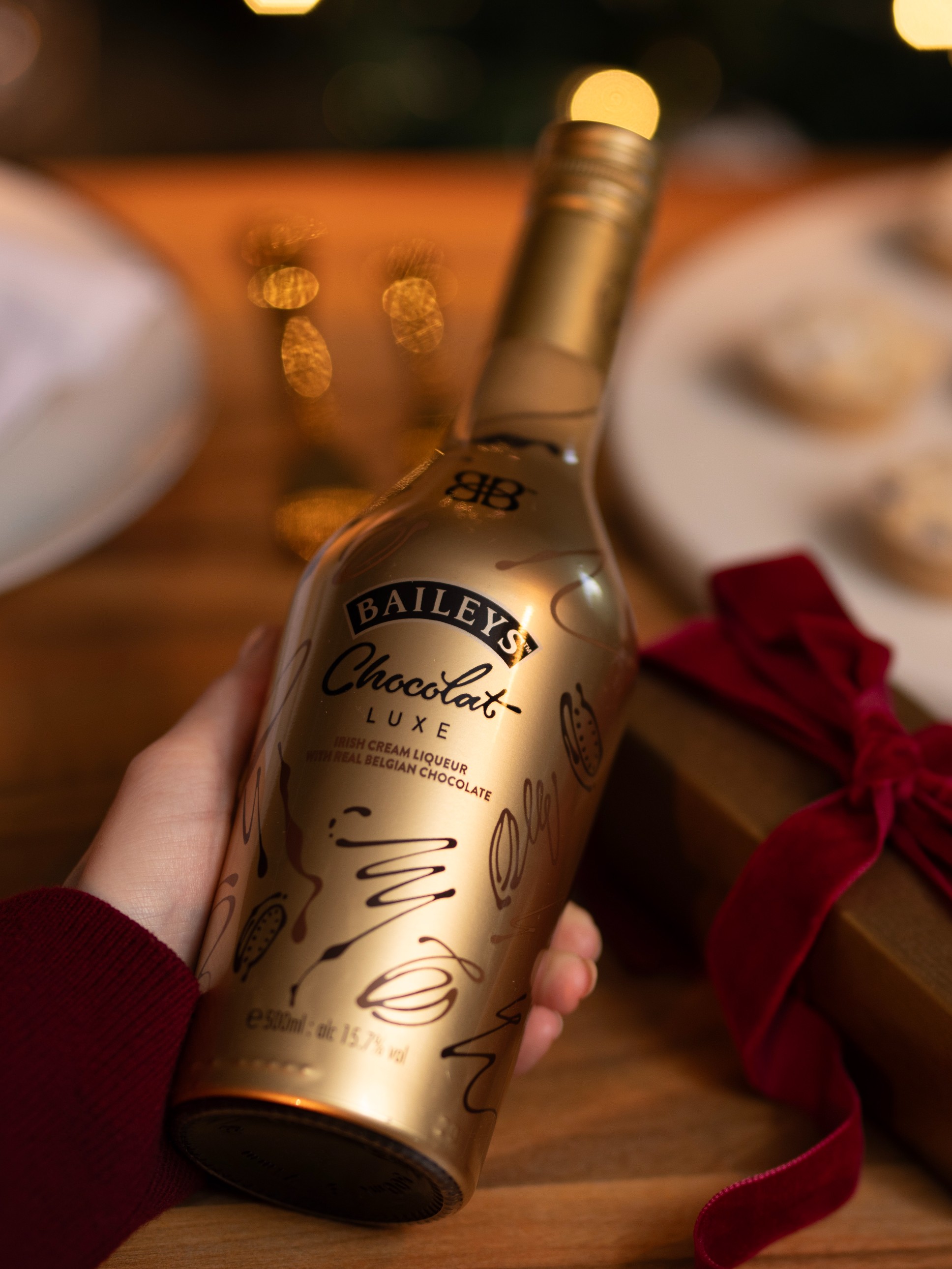 Master of Malt on X: Baileys Chocolat Luxe pairs the fantastic cream  liqueur, made with Irish whiskey, with rich, seductive Belgian chocolate  for a luxurious pour.   / X