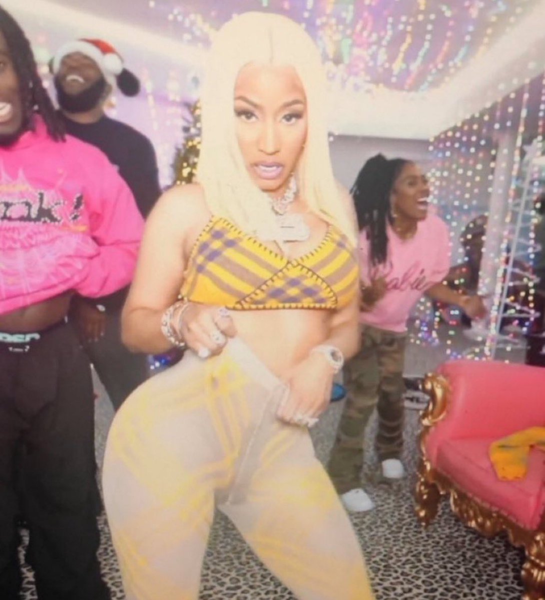 Black_BAWBae's tweet image. Mood 
#PinkFriday2 #GagCity