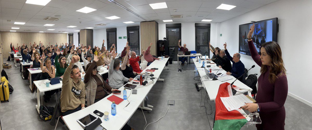 @RocioRMendoza @PabloFSSCCOO @TopLogan77 @emparpm @silviaFSSCCOO @Yol_26 @JESUSCABRERAGON @RosaCuadradoA @Humberto_mb 🇵🇸 El consejo federal de la FSS-CCOO aprueba por unanimidad una resolución federal en apoyo al pueblo palestino y pidiendo el alto al fuego inmediato y permanente; presentada por Yolanda Gil, responsable de Juventud, Internacional y Estrategias Sectoriales de la FSS-CCOO

📸👇🏻