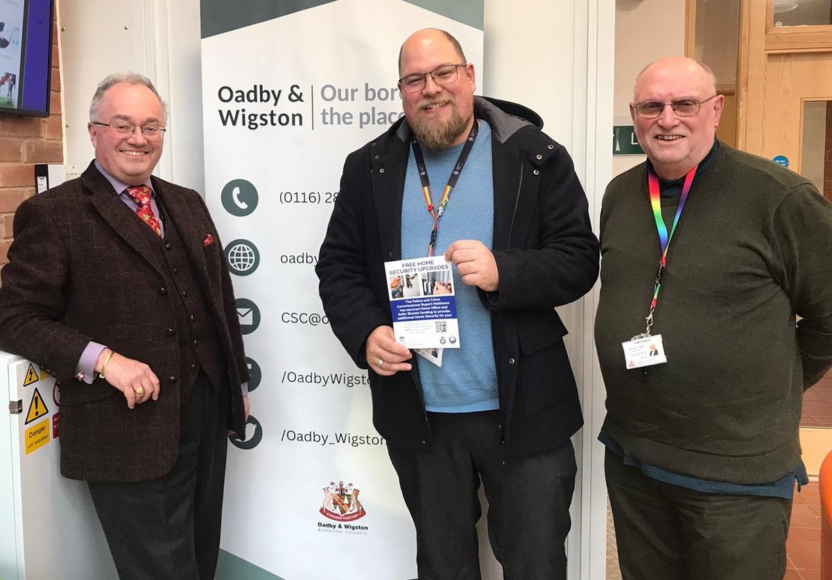 LeicsPCC's tweet image. The #PCC had a great meeting at @Oadby_Wigston with Cllr Kevin Loydall and staff from the Community Safety Partnership (CSP). "Great crime prevention work being done here with cooperation between @LPOadbyWigston, CSP &amp;amp; my office. Crime down year on year!"👏🏻👏🏻👏🏻