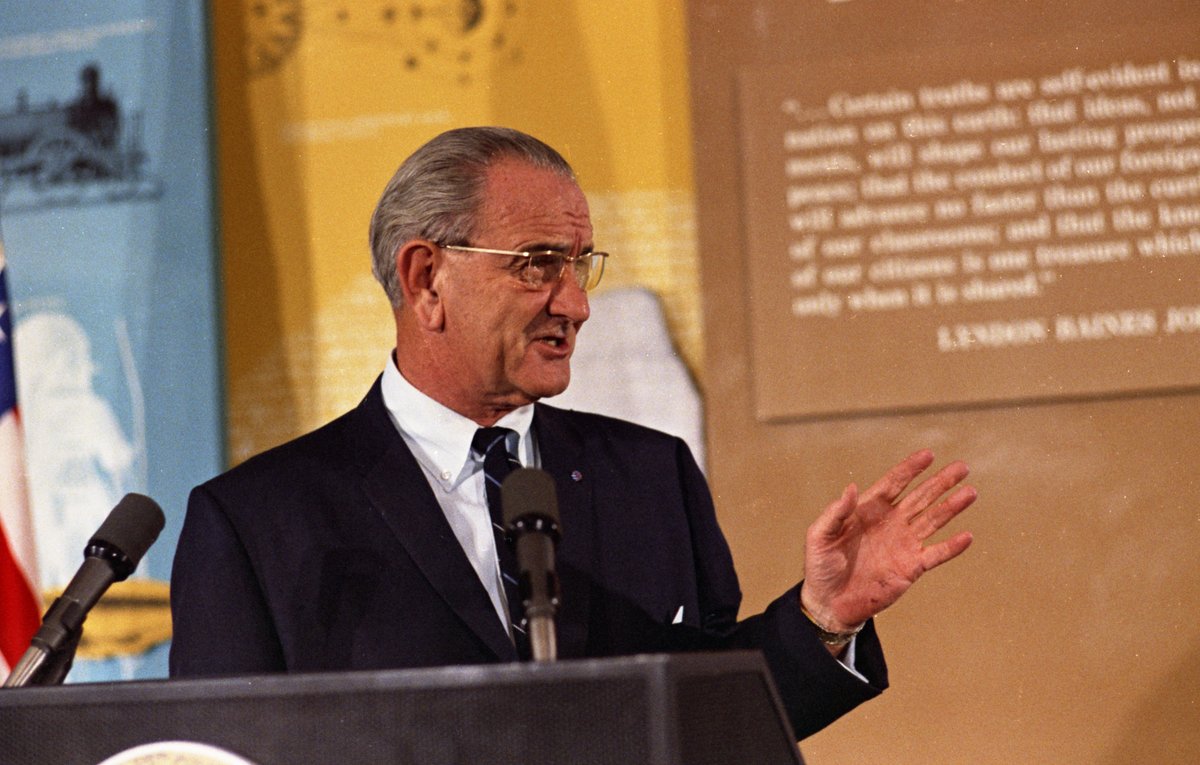 #OnThisDay: Fifty-six years ago today, #PresidentJohnson spoke at the @smithsonian's Museum of History and Technology opening exhibit ceremony honoring the 200th anniversary of @Britannica. #FunFact: The museum is now known as the @amhistorymuseum. 📷 Frank Wolfe | 12/14/1967