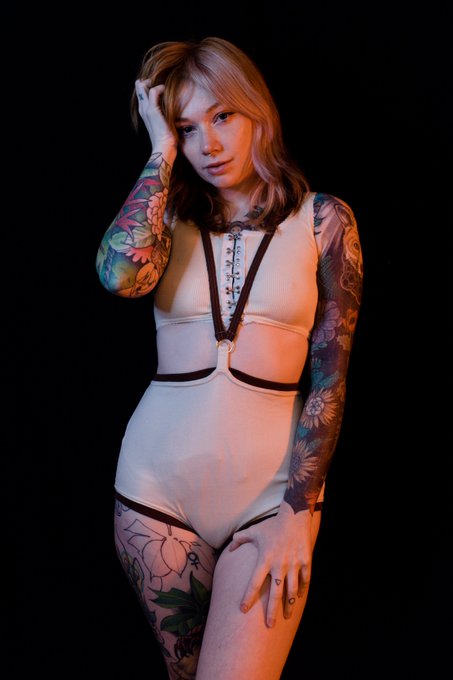 One of my favourite lingerie brands @solsticeskivvys is making custom accessible lingerie 🥹 Not only<a class="tags" target="_blank" title="On Twitter" href="/?out=eyJ0eXAiOiJKV1QiLCJhbGciOiJIUzUxMiJ9.eyJpYXQiOjE3MjAyMzc0NzQsImlzcyI6InR3cG9ybnN0YXJzLmNvbSIsIm5iZiI6MTcyMDIzNzQ3NCwiZXhwIjoxNzUxNzczNDc0LCJyZWRpcmVjdF91cmwiOiJodHRwczovL3R3aXR0ZXIuY29tL3NvbHN0aWNlc2tpdnZ5cyJ9.Gjl2b3VtYdCQnVf8yEb8AKVSmAo0TJ8imex1HPhWyu6OV2wGgaxtPtvrYhlDnh7yR23sCwiJ0w7NWEYEiDNLcw">@solsticeskivvys</a>