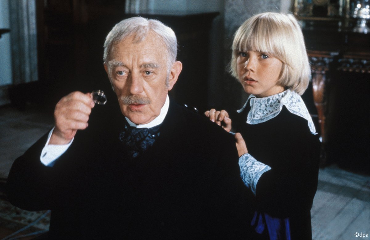 🎄📽️ One of the most popular Christmas films in Germany is the 1980 UK film 'Little Lord Fauntleroy' starring Alec Guinness. 'Der kleine Lord' has been a Christmas mainstay in Germany since it was first broadcast in 1982 and is often shown multiple times over the holidays.