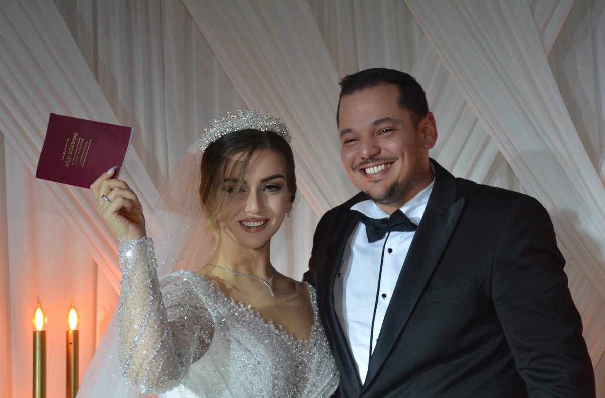 BeyzaDeveoglu's tweet photo. Hayatımın anlam ve önemi eşim❤️ iyi ki seni tanıdım iyi ki varsın ömrümün geri kalanı ❤️🙏🤵‍♂️👰‍♀️ 03.12.23🫶 https://t.co/U9BHy51kwk