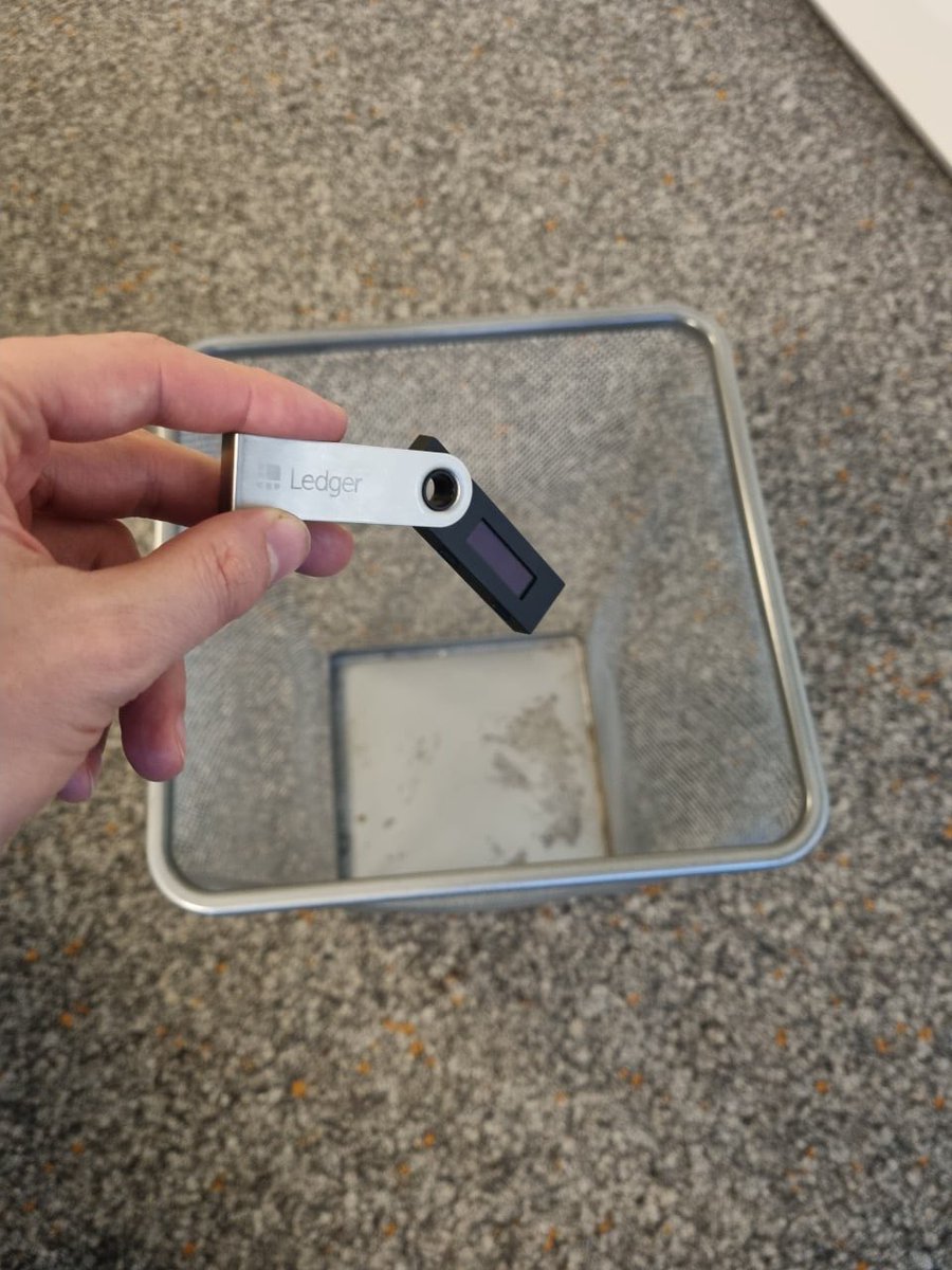 crypto_nautas's tweet image. Bueno @Ledger 👋🏼 nunca espero nada de ti y aún así logras decepcionarme 👽 

#Ledger #Ledgerhack