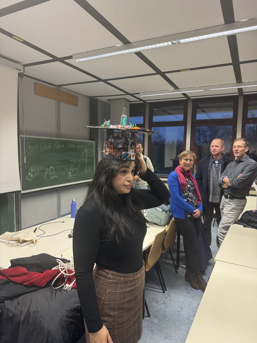Congratulations to Dr Cledi Alicia Cerda Jara who did a brilliant PhD defense about her exciting scientific findings about mir-7 and CDR1As in activated neurons. (check her bio preprint!). and thanks to all the colleagues who contributed!
