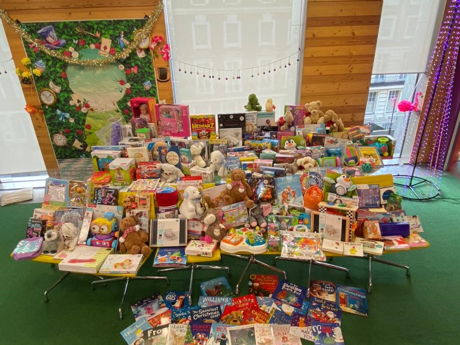 📢 #Christmas cheer!!! Thank you to everyone in and around @CoinStreet, organisations on the #SouthBank and nursery parents for donating 130 toys to our Toy Drive. These will be wrapped and gifted to children and young people who might not otherwise get a present this Christmas.