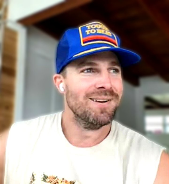 Happy friyayyyyyy eve #stephenamell smiles sent 📤