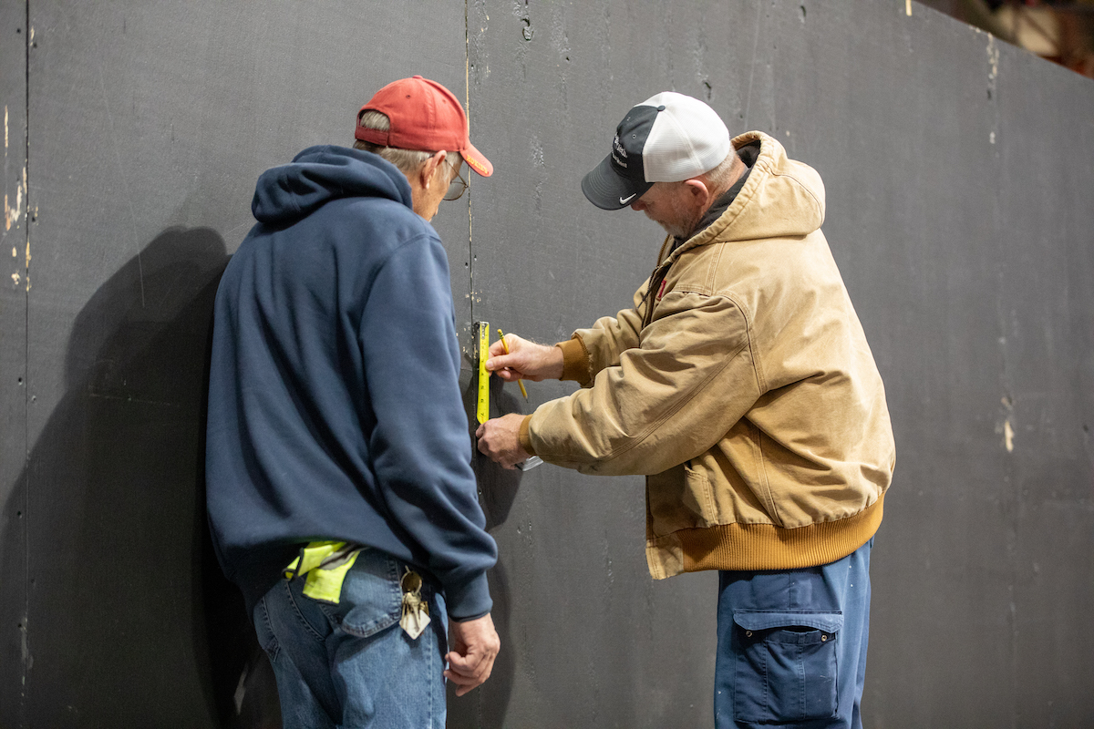 VTFacilities's tweet photo. Cassell is coming together 😌🏰
Our building trades crew has all the bases covered for tomorrow's #HokieGrad ceremonies! 👏🎓
We can't wait to cheer on #VT23 🥳 https://t.co/CCbGfHjmBZ
