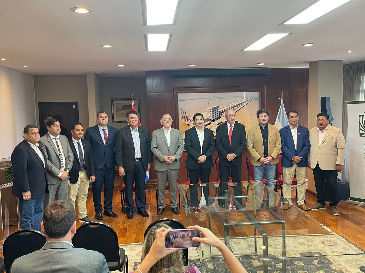 Hoy quiero felicitar al nuevo miembro del Consejo de la EBY. El Señor Germán Gneiting. Desearle el mayor de los éxitos en sus funciones. Trabajamos siempre por el bien y el progreso de todos los Paraguayos 🇵🇾