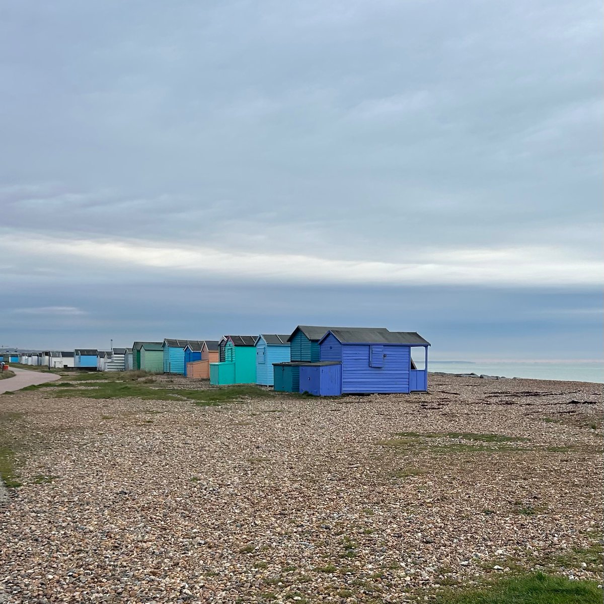 I ran a half marathon this morning and it was lovely but also bloomin’ hard. But hey, lads… WE CAN DO HARD THINGS!!! I saw lots of beach huts 😊 🌊