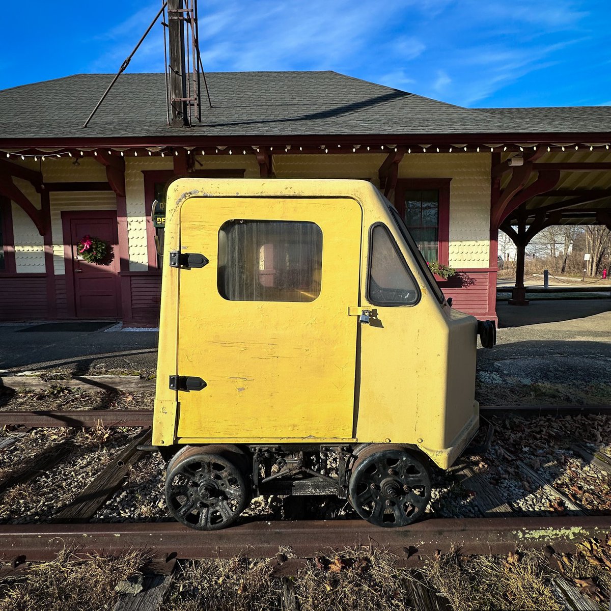 hiking • railtrails • reviews • maps

Rockingham Portsmouth Branch Rail Trail, NH
4⭐ 28 miles • Easy difficulty
trailspotting.com/2023/12/rockin…

#RailsToTrails #NewHampshire #NewEngland #Railroad #Outdoors #Beautiful #Travel #ManchesterNH #Cycling <a href="/ManchParksnRec/">Manchester Parks & Recreation</a> <a href="/NHStateParks/">NH State Parks</a>