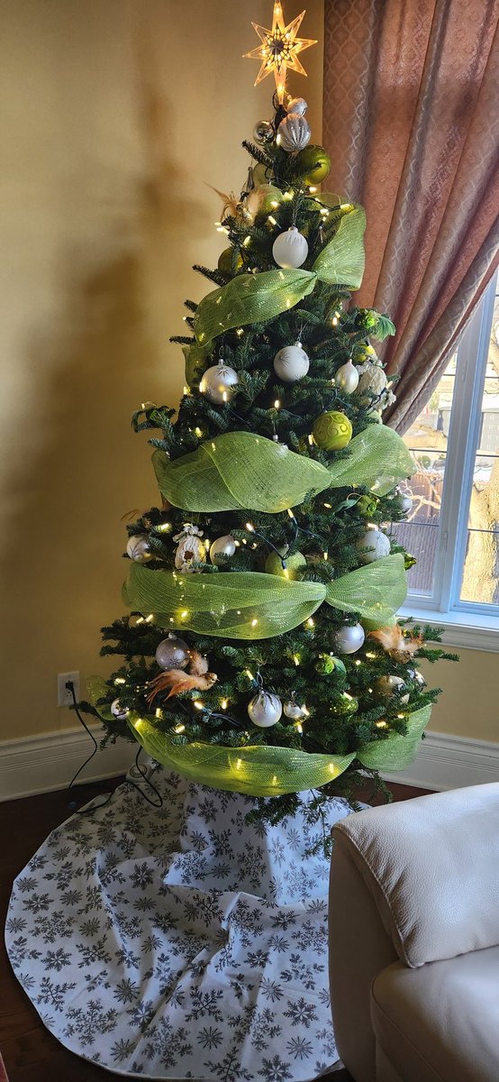 liraduku's tweet image. Ohhhh Joyeux Noël et Bonne Année 
Quand on débarque à Kigali avec de bonnes nouvelles 💃🏾 👯‍♂️

Merci #RDB de considérer nos vacances sous le soleil!

Hari #Tunyweless 
Hakaba na #Turwanyedepression 

Abantu tuba tuje kwikinga ubukonje #Turashimye 

Abantu twishimiye 🇷🇼 #Turashimye