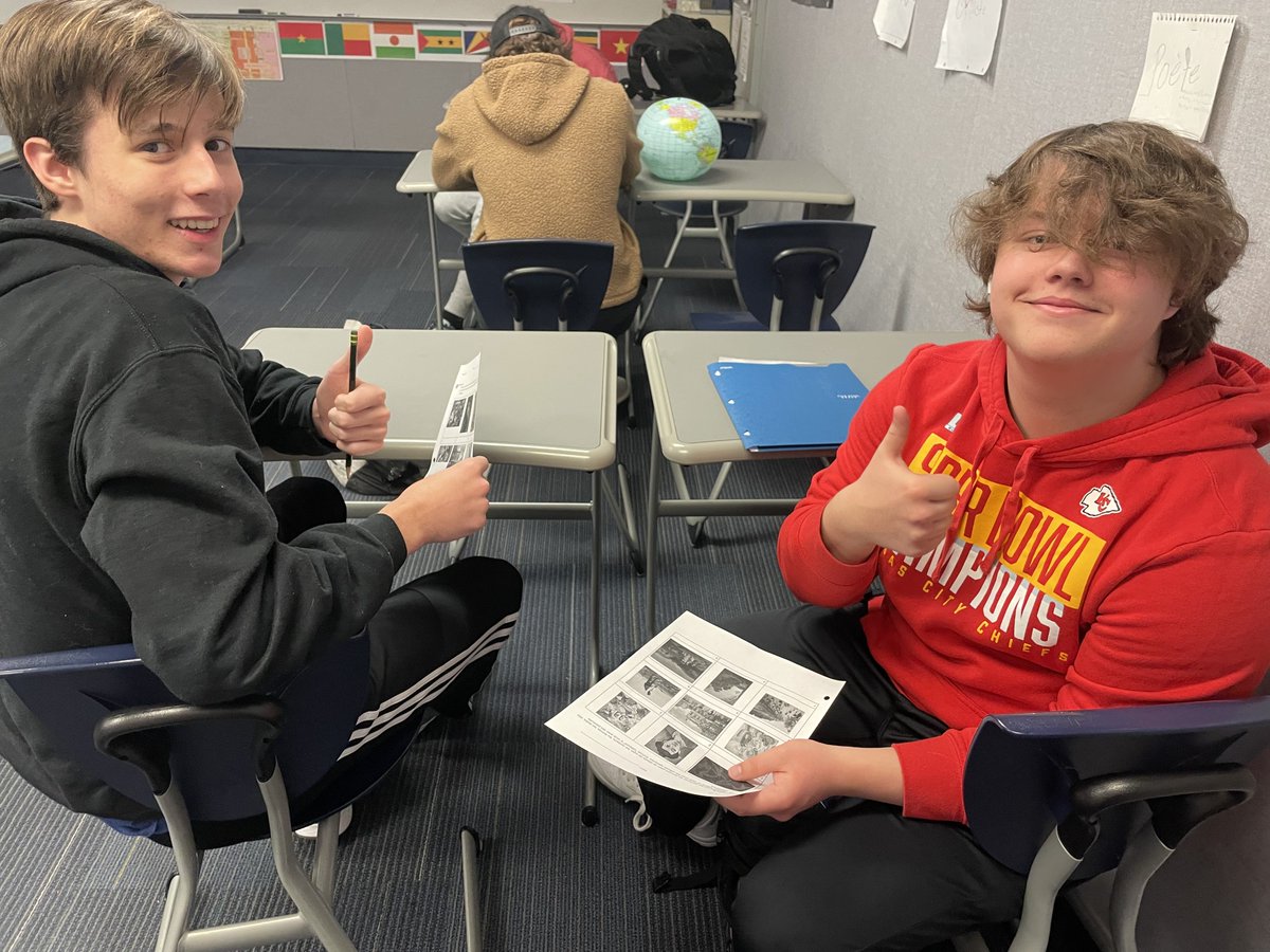 Mme_Duncan's tweet image. French 3/4 enjoying their art unit! #Interpersonal
@OlatheSouthHS @OlatheWl