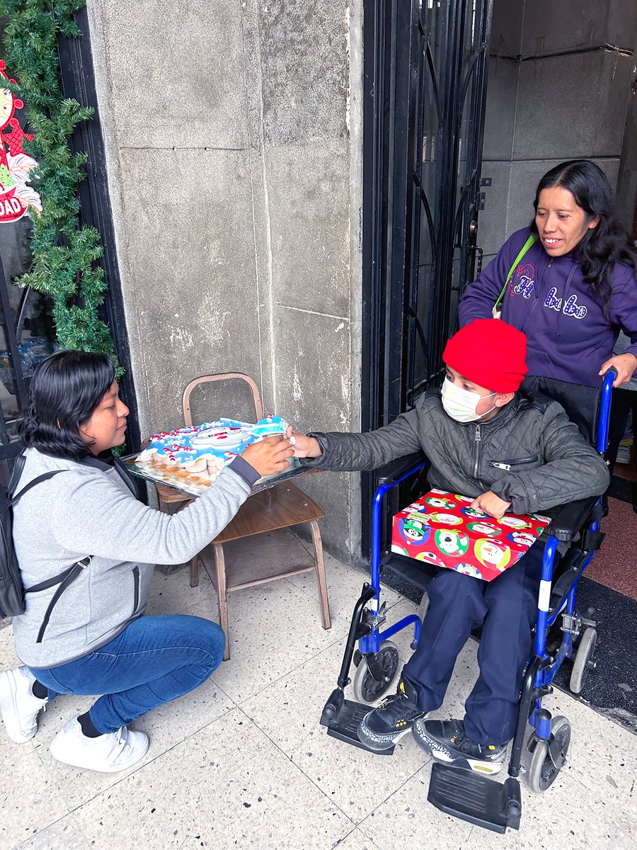 We are #celebrating our 6th year in the #SantaporunDía program, coordinated by #ElMediador as we bring a bit of #joy to children who need it most through our #OpenHeartInitiative. 🎅🌟
Yesterday, we successfully delivered these #gifts at CAM Especial del Centro in Monterrey. ✨