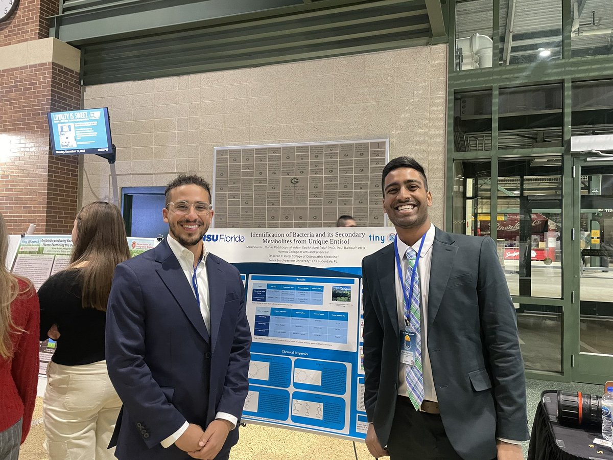 TE students from across the nation gathered together on Monday at Lambeau Field to present their research at the Tiny Earth in Titletown Winter Symposium. Students shared and gained new knowledge related to antibiotic discovery and spread awareness about antibiotic resistance.