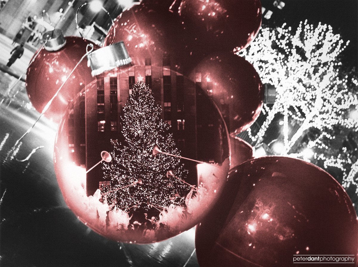 PDantPhoto's tweet image. "Christmas Collage"
- Using 2 negatives exposed over each other in the darkroom. Colored in Photoshop.
© 1995
#njphotographer