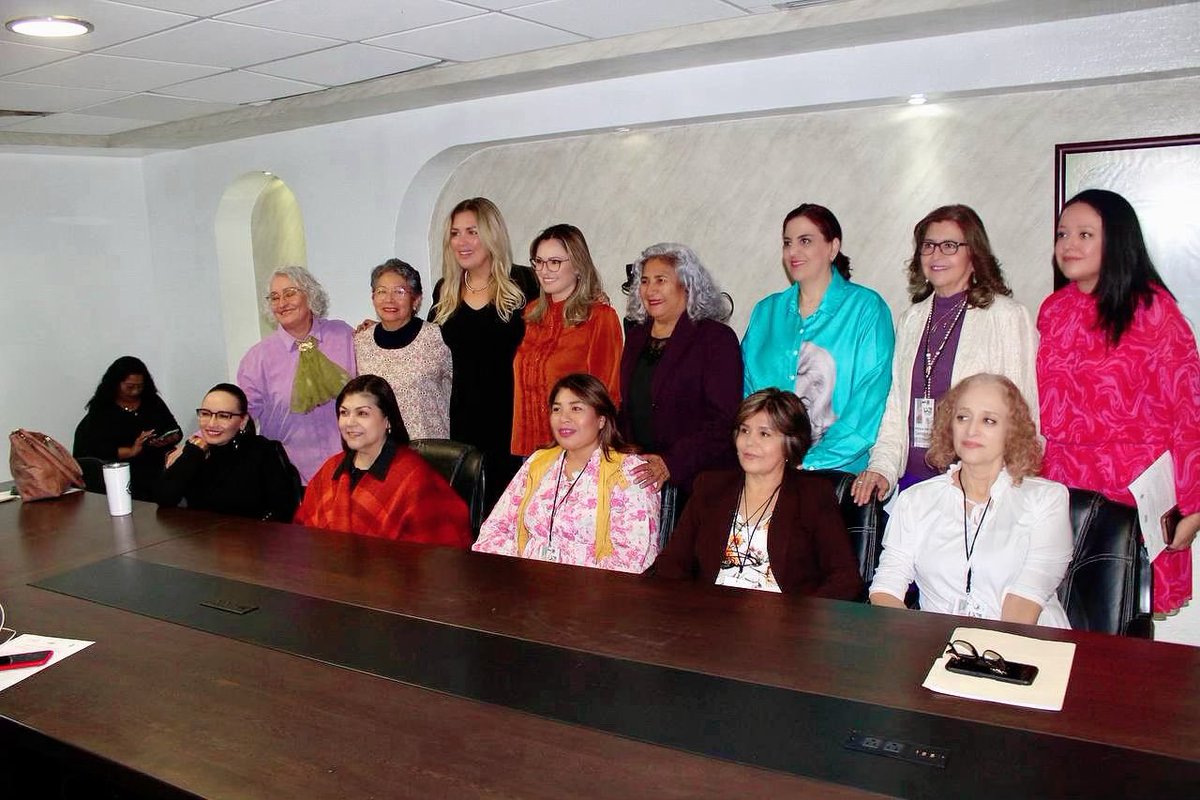 Un gusto estar en la presentación de la “Agenda de los Derechos Humanos de la Niñez y Mujeres en Sonora: Por una Vida Libre de Violencia,Igualitaria,Justa y de Paz”.Gracias a las mujeres del <a href="/D3Sonora/">OBSERVATORIA CIUDADANA MX SONORA</a> por estar aquí y por el interés hacia estos temas q nos atañen a todos y todas