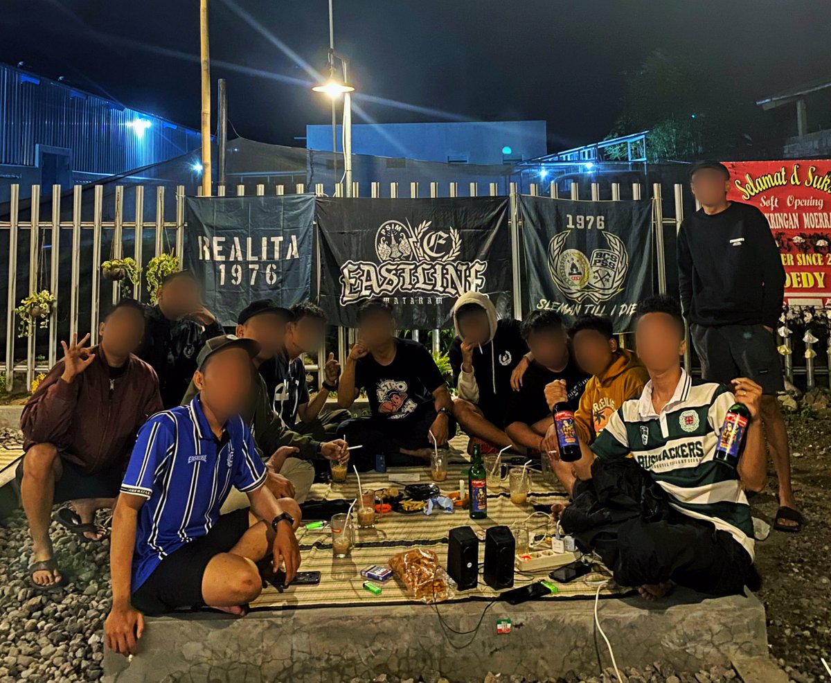 menyambung persaudaraan dengan hangatnya kolesom, jabat erat mas mas <a href="/REALITA1976/">REALITA1976</a> 🤝