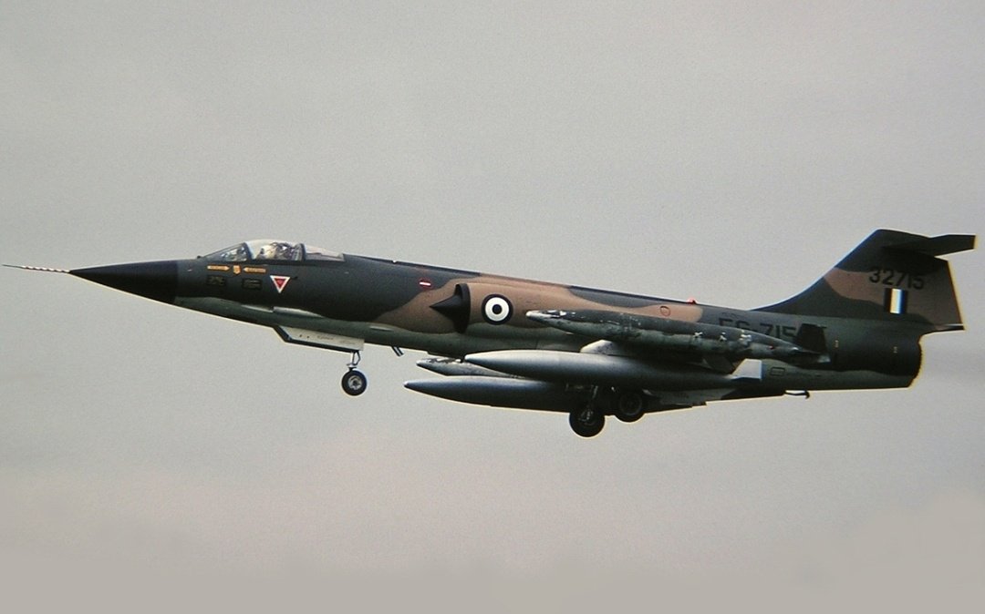 #BlastFromThePast #HAF #335sqn
#Tiger 
F104G Starfighter at Volkel Air Base, Netherlands. 
📸ArieVanGroen