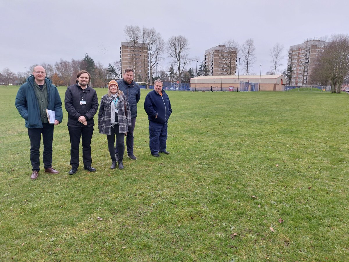 Heartease councillors were out in their ward today to see the clean-up work done by our Love Norwich teams (l to r) Clean Streets delivery manager Lewis Parr, Cllrs Adam Giles, Claire Kidman and Matthew Parker, with NCSL's Michael Ottaway. See bit.ly/3t94hZL