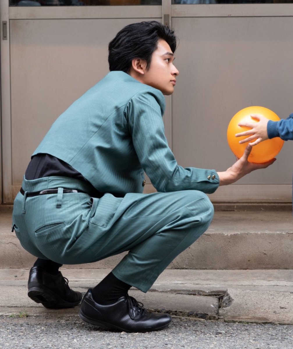 骨格すばらしすぎるだろ北村匠海の脚ほんとに大好き足首まじで大好き