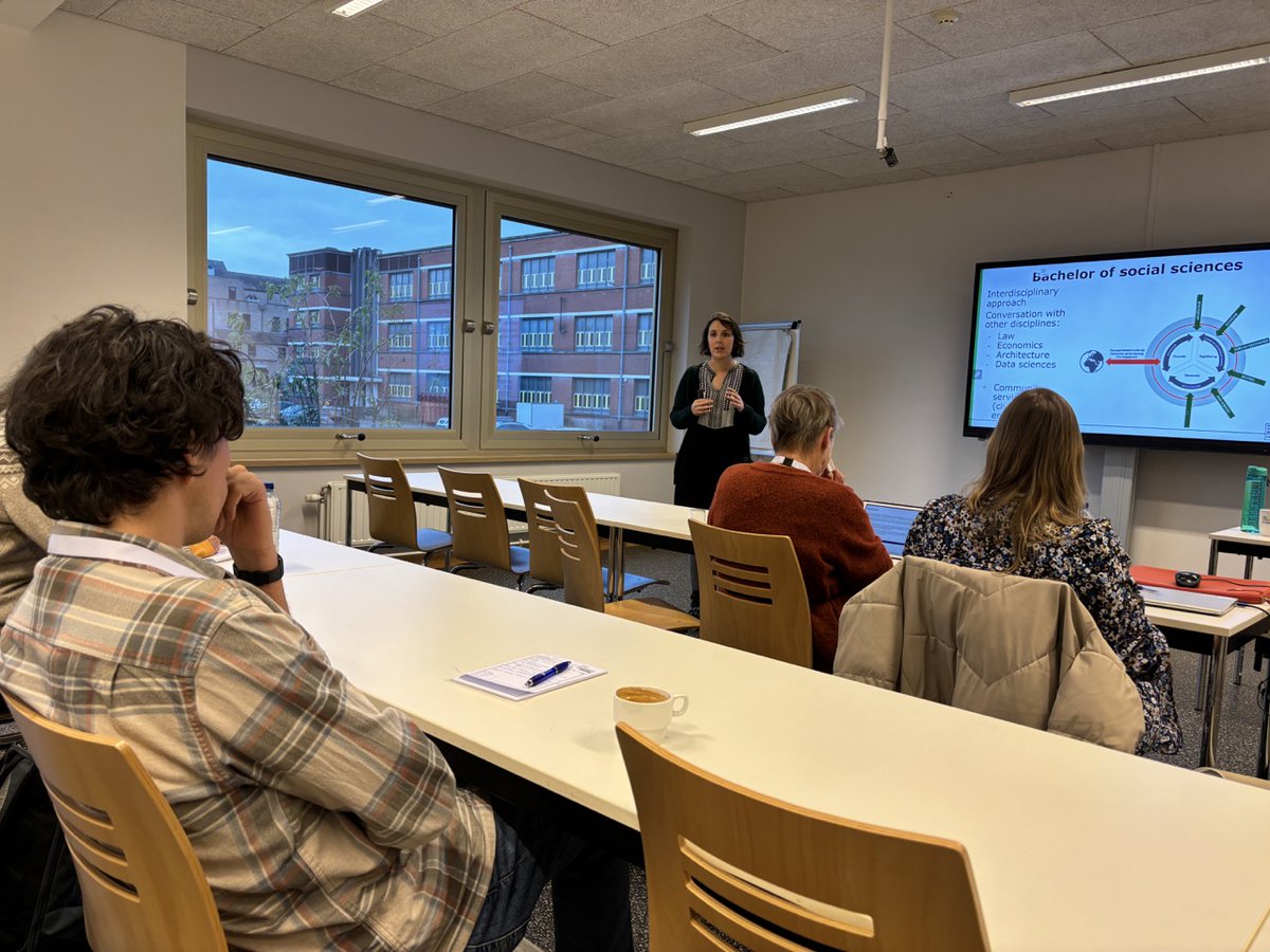 Great to see @SwinnenLeen presenting insightfully on  implementation of case-based educational approach in @SSW_UHasselt at the Higher Education with Impact conference @uhasselt 💪 
Based on research in #CASUS project with Karin Coninx, in session on 'Future-proof education'💡