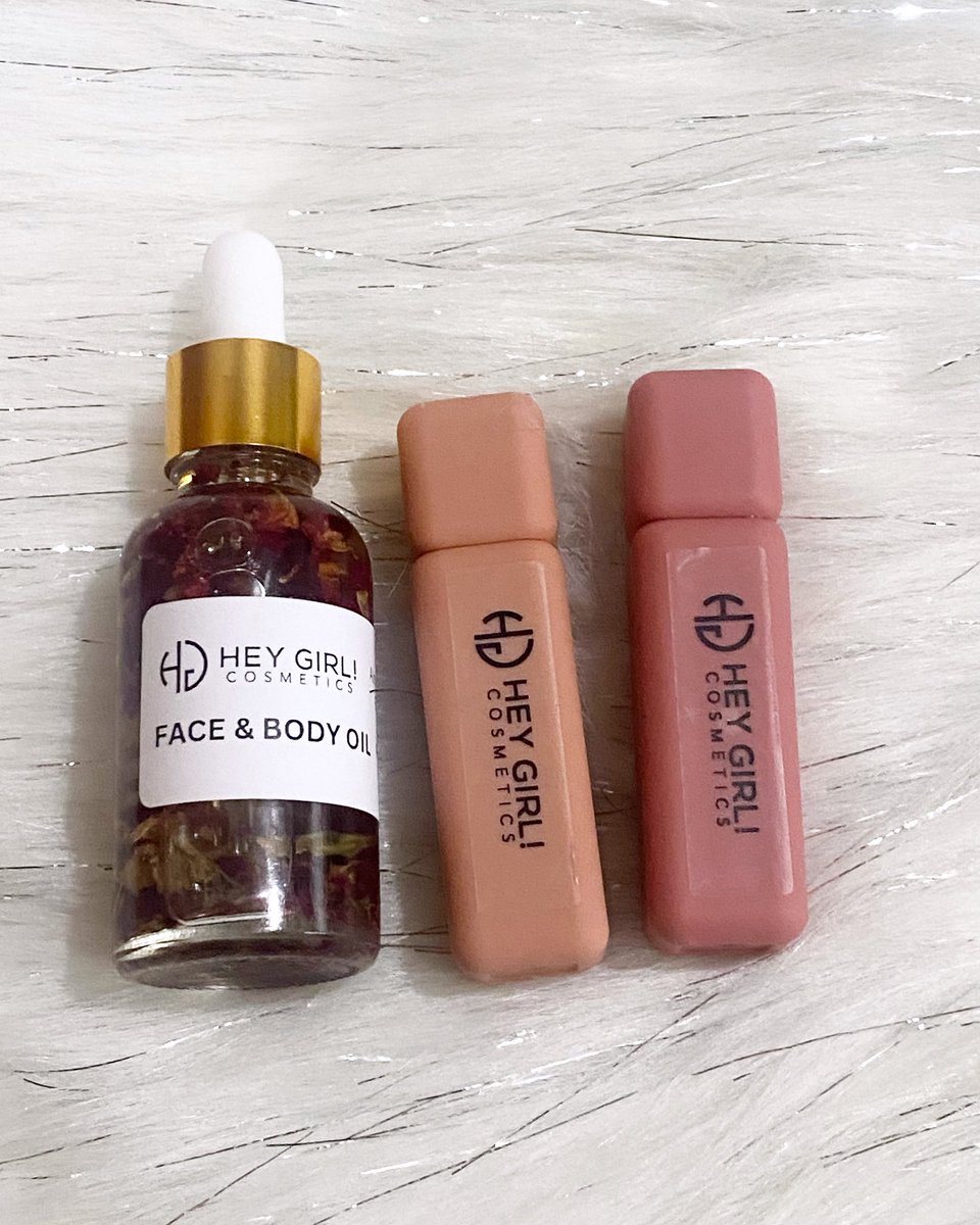 Hydration all the way for your skin, using our Face & Body Oil and Lip Oils in Queen @ Goddess for your lips 💋 #lipoil #vegancosmetics #handmade #faceoil #thisisheygirl #heygirlcosmetics