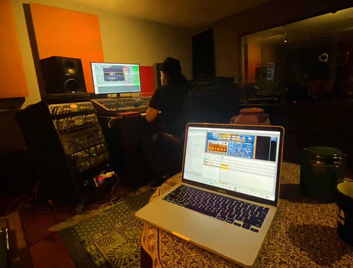 MaePelacat's tweet image. Sesión matutina en @studiosperea con @perea2825 

Acá no se para!!!

🔥🔥🔥🔥🔥🔥

#pereastudios
#klavierestudio 
#propellerheadreason