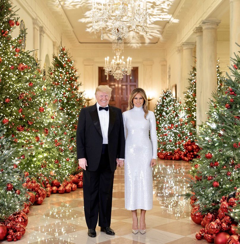 TracyAMHall1's tweet photo. @FLOTUS This is class! https://t.co/8fQz4qxyZX