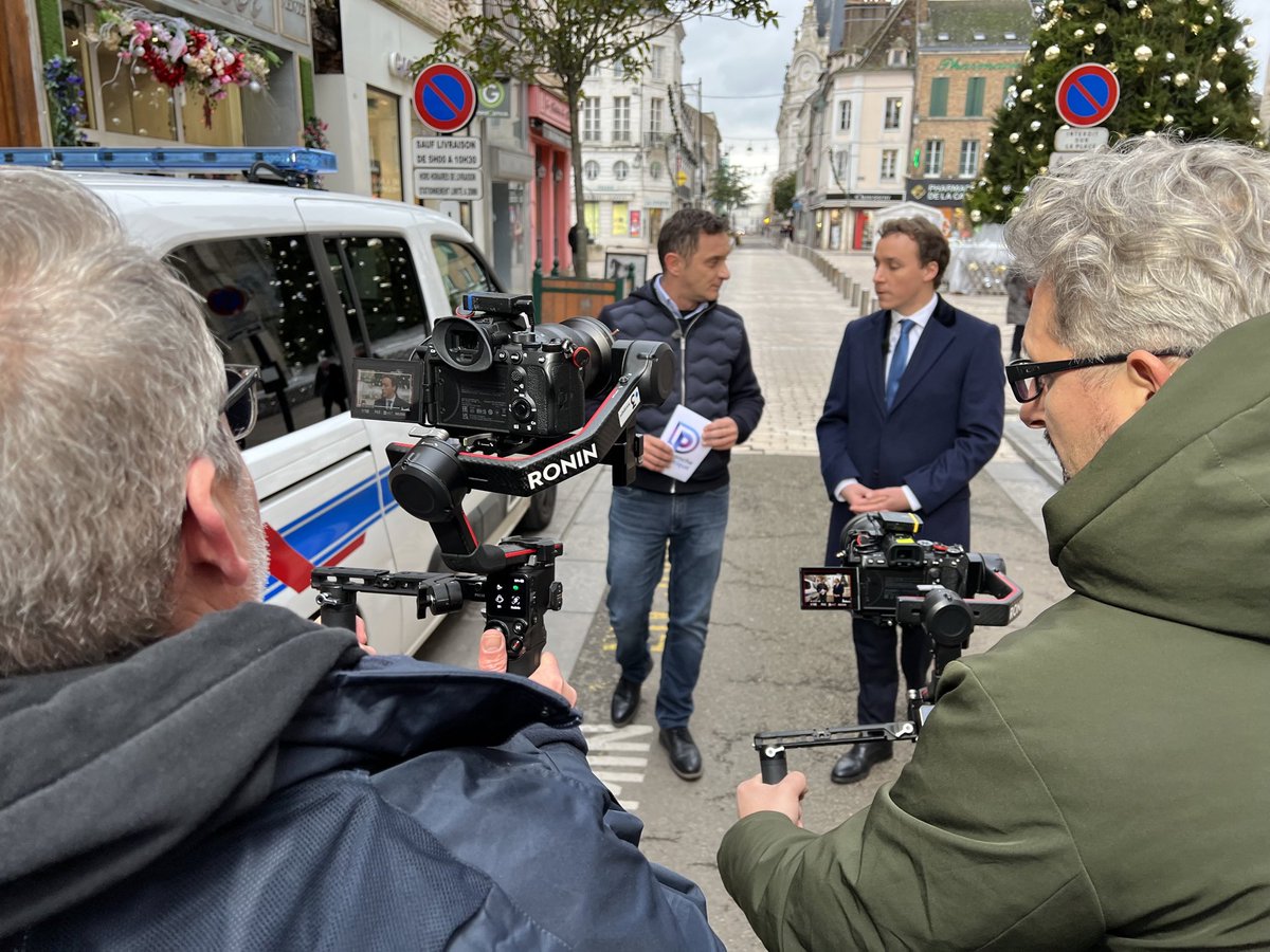 🎥 Dimanche en politique à Sens avec son maire, Paul-Antoine de Carville
Son mandat, ses projets, son ambition pour la ville

📺📲 Diffusion dimanche 17 décembre à 11h25 sur <a href="/F3Bourgogne/">France 3 Bourgogne</a> et <a href="/FranceTV/">France tv</a> 

#tournage #proximite #DimpolBourgogne <a href="/VilleSens/">Ville de Sens</a>
