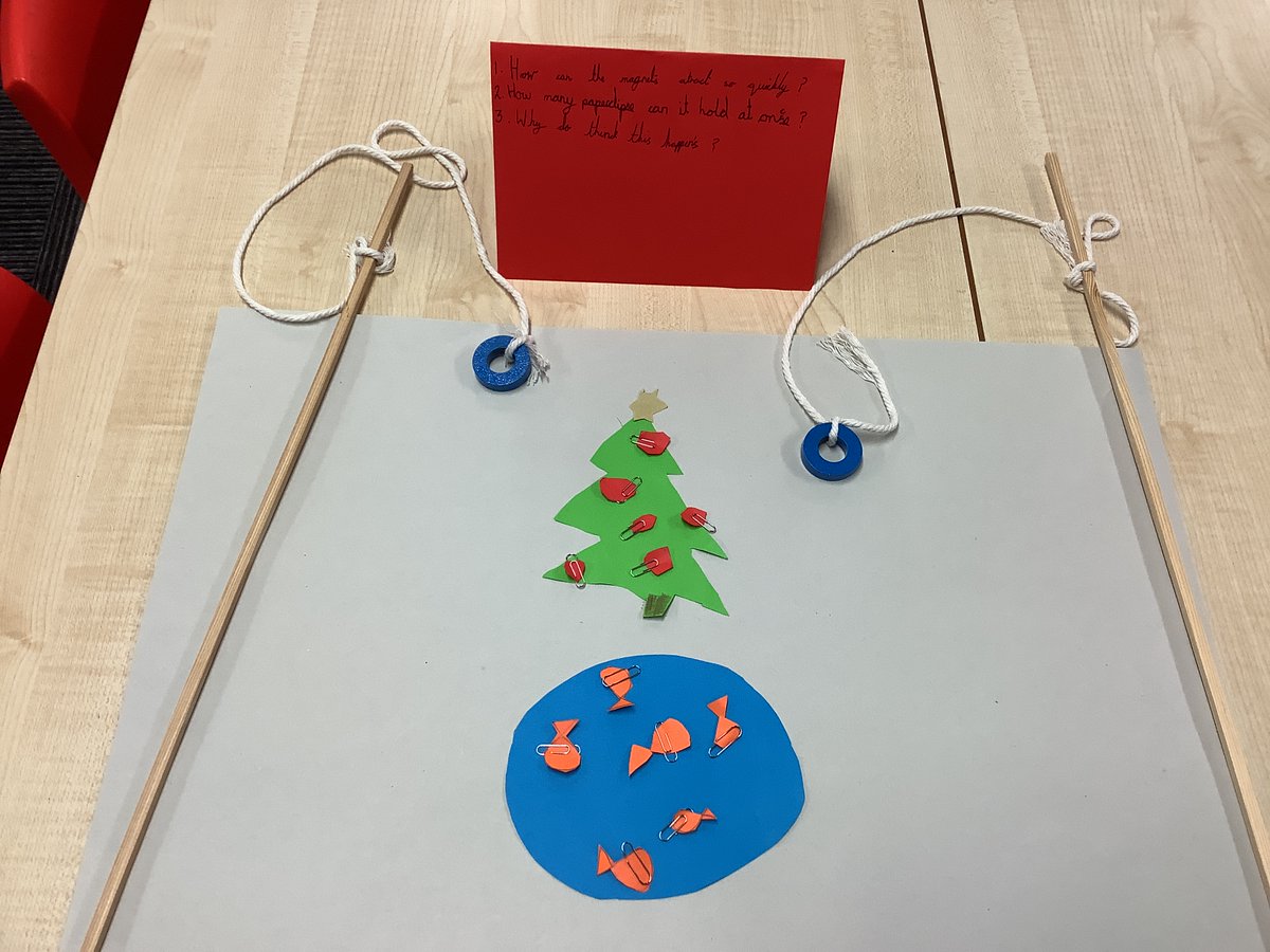 StPhilipsY3A's tweet image. We spent some time today creating magnetic games, using the knowledge that we have gained from our Science lessons. 😀 @StPhilipCEAP #teamstphilips #StPhilipsScienceY3