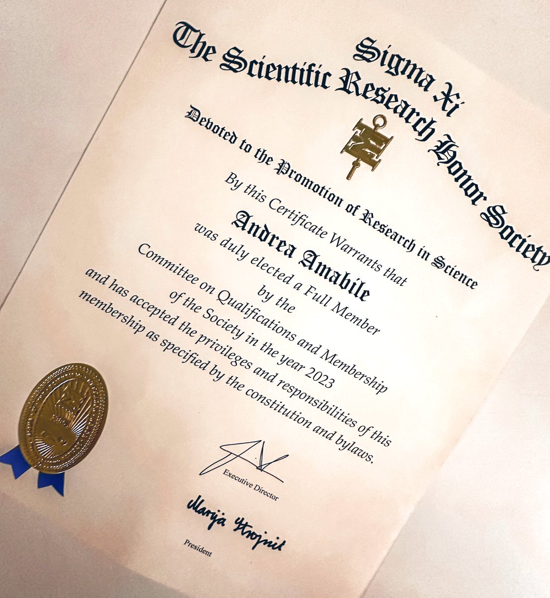 Truly honored and grateful to be inducted as Full Member into the @Yale chapter of Sigma Xi, The Scientific Research Honor Society 🔬 @SigmaXiSociety
