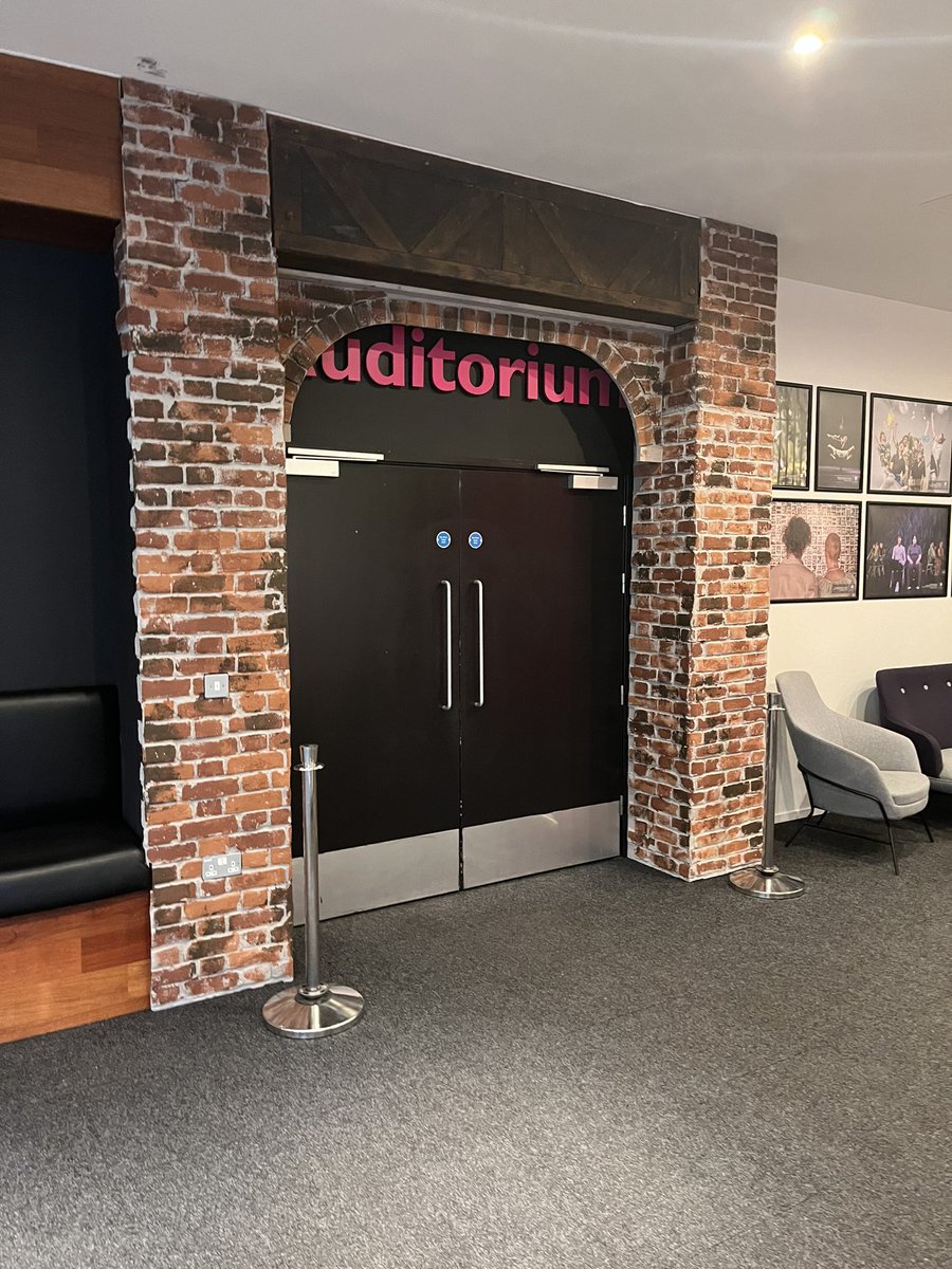 QRushforth's tweet image. A massive well done to not just the performers but everyone involved in the production of the extraordinarily merry, A Christmas Carol @LincsArtsCentre if you get the chance go watch it over the week!!! @UoLCreativeArts @A_Wes