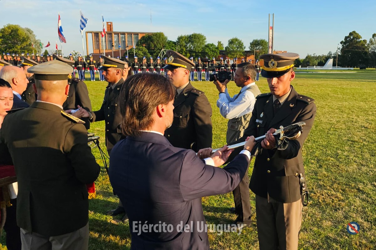 EJÉRCITO DE URUGUAY - Página 43 GBV8hUjXgAAuNI4?format=jpg&name=medium