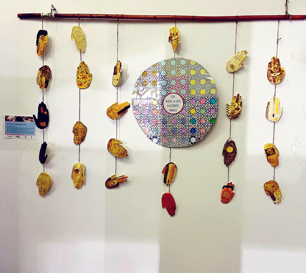 Inaugurem l'exposició «Explorem el Marroc», fruit del projecte Mirades del Món. Sensibilització i drets de la infància a la comunitat educativa a través de l'art, organitzada pel Comitè de Solidaritat Óscar Romero i Mirades del Món

⌛ La podeu visitar al CC Llevant fins al 31/01