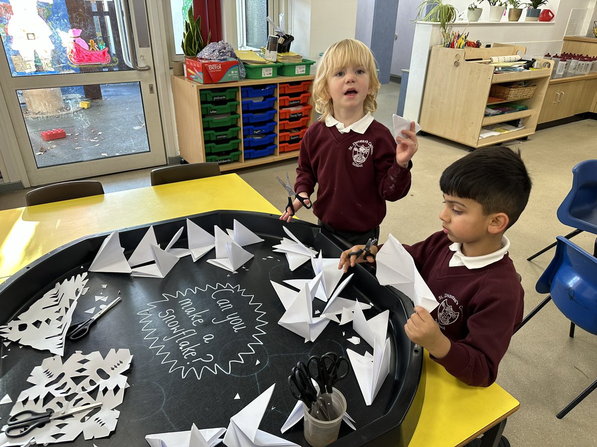 We had some beautiful snowflakes in Reception this afternoon ❄️ #FineMotorSkills #EYFS #ScissorSkills